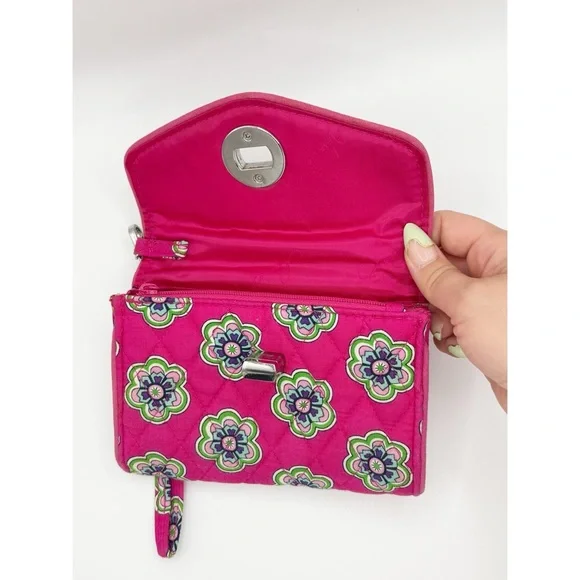 Vera‎ Bradley Pink Swirls Quilted Cotton Wallet - Picture 3 of 7